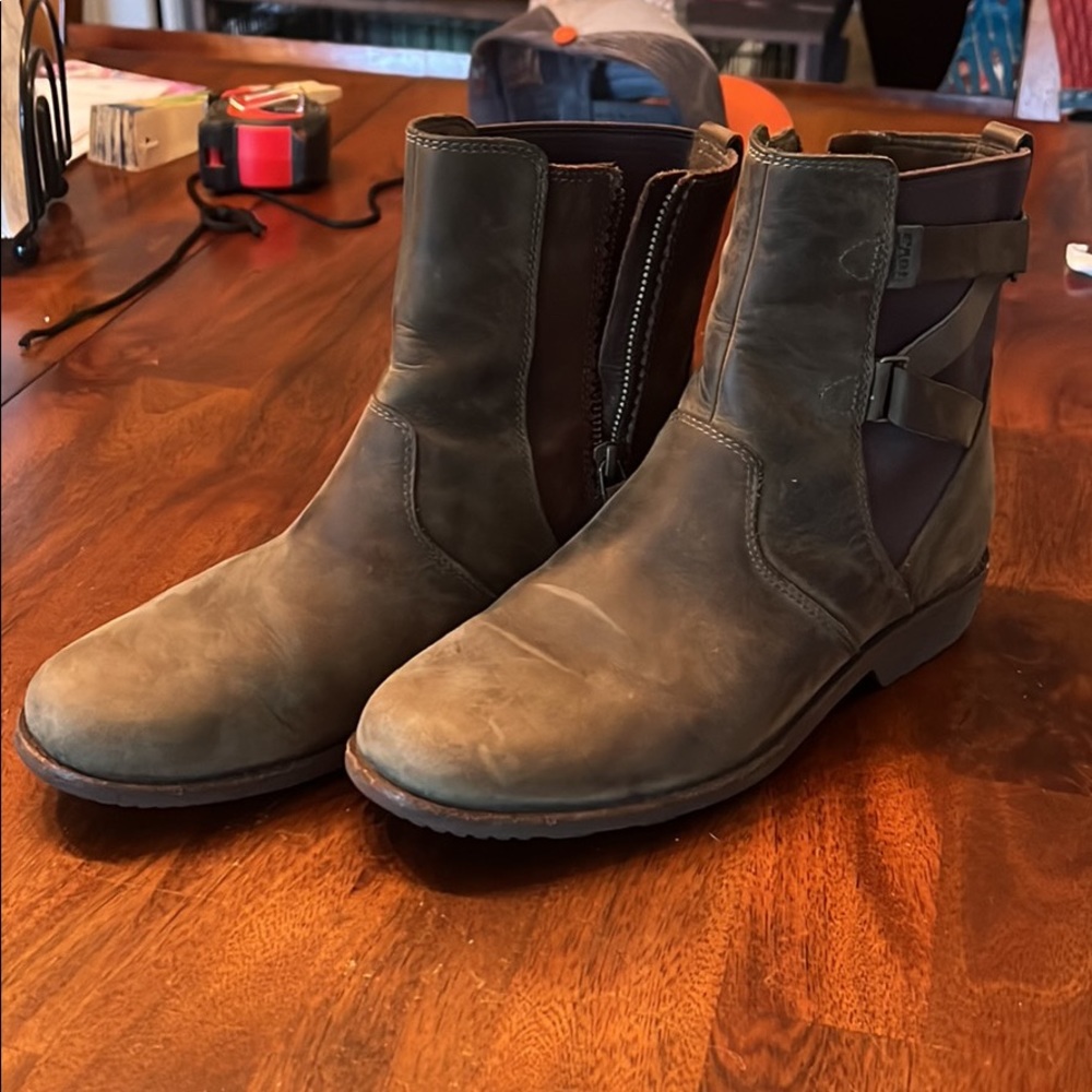 Teva boots
